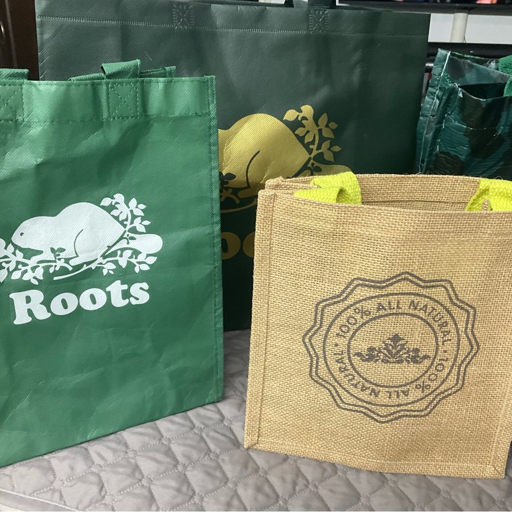 Assorted Branded Tote Bags - Picture 4 of 8